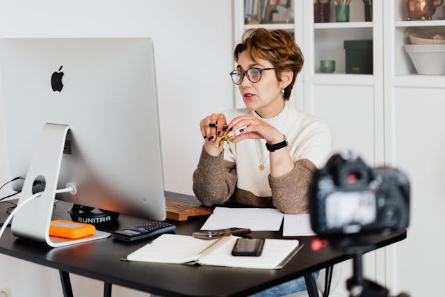 elegant woman gives a webinar